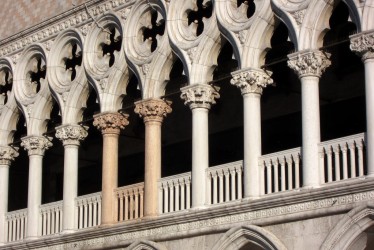Le colonne rosa di Palazzo Ducale