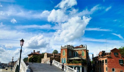 Chi stira il cielo?