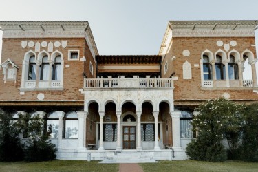 (all that) Remains a Villa Hériot: una mostra e un palinsesto culturale